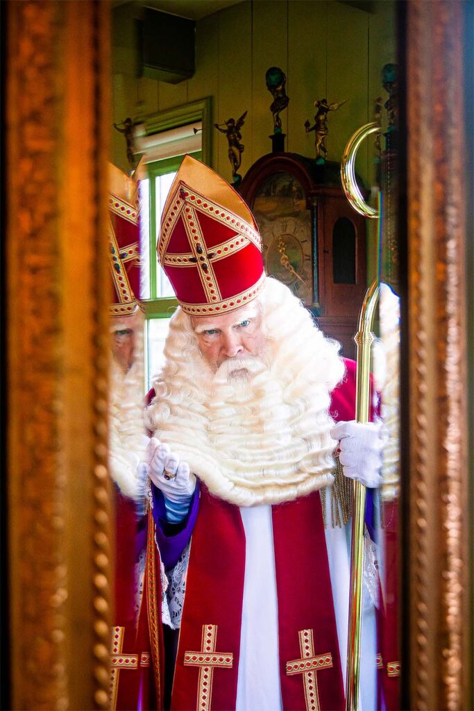 Sinterklaas in spiegel onduleren